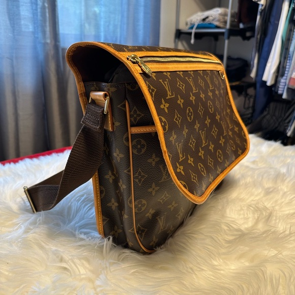 Louis Vuitton Bosphore Messenger bag - Picture 2 of 11
